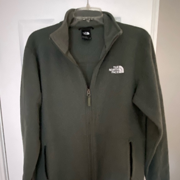 The North Face. Size Medium. 100% polyester. Grayish/Muted Green Color. - Picture 3 of 4